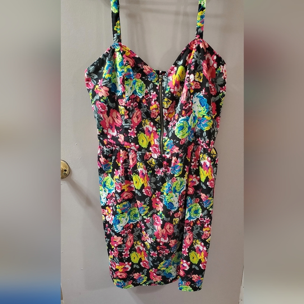 Speed Control Floral Half Front Zip Dress. Sz 3X